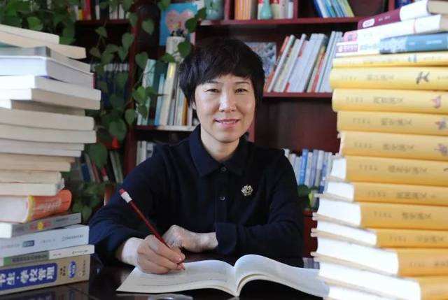 <a href='http://m.coaching-dynamind.com/tags/第二完全學校/' target='_blank'><u>南陽市第二完全學校</u></a>校長趙環(huán)平