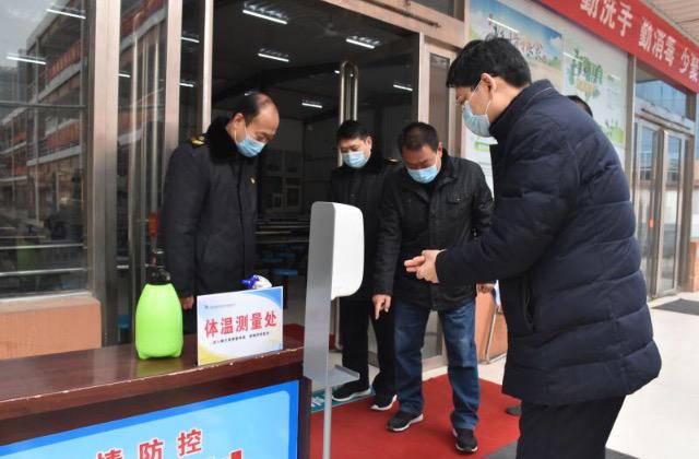 市教育局對南陽一中、南陽五中高三開學(xué)準(zhǔn)備工作開展檢查驗(yàn)收