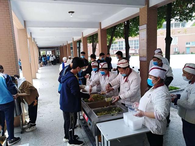 現(xiàn)場：南陽一中返校復學首日全流程：貼心、放心